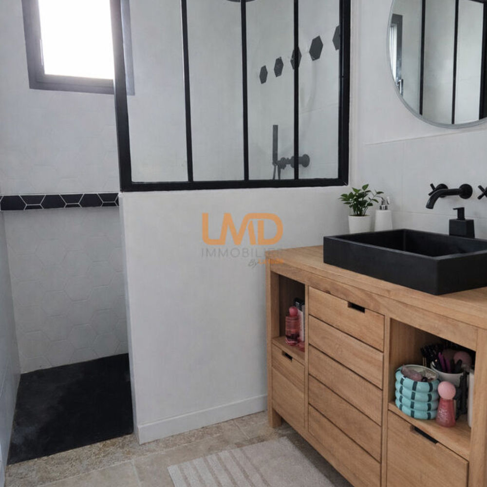 � vendre  Maison Saint-Pantal�on (84220)