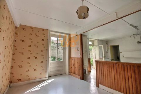   Maison avec d�pendances � r�nover � Les Touches-de-P�rigny (1716 Maison - 3 pi�ce(s) - 76 m�