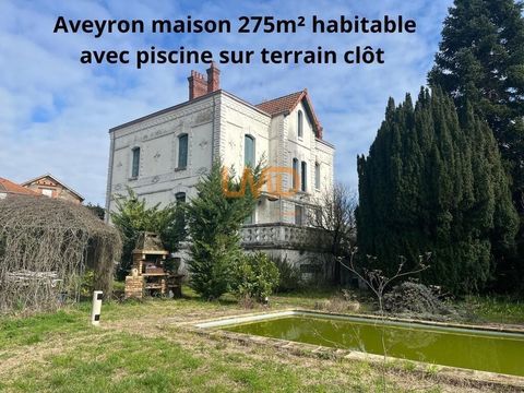   Aveyron grande maison familliale sur terrain cl�t Maison - 9 pi�ce(s) - 274 m�