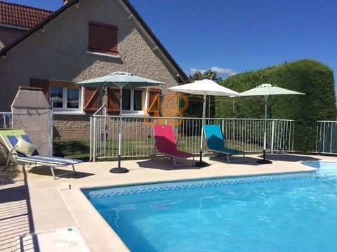   maison T7 sur sous-sol avec piscine sur 1653 m� de terrain cl�t Maison - 6 pi�ce(s) - 155 m�