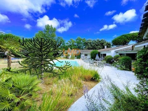   Maison familiale avec piscine chauff�e � Proximit� plage Maison - 8 pi�ce(s) - 216 m�