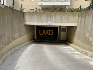  Parking / Garage � vendre 