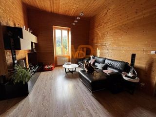  Maison � vendre 9 pi�ces 245 m�