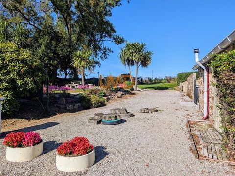   4 G�tes en Bretagne sur un terrain d'environ 5 000 m2 Maison - 15 + pi�ce(s) - 708 m�