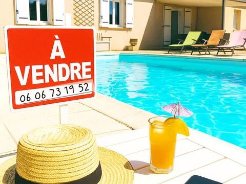   Maison familiale de plain-pied avec piscine, chemin�e et garage sur un terrain de 1000 m� Maison - 5 pi�ce(s) - 155 m�