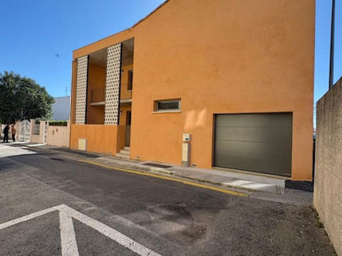   MAISON DE VILLE NIMES - GARAGE- BALCON 349000 E Maison - 4 pi�ce(s) - 95 m�
