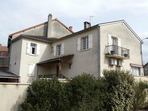  Maison Saint-Céré (46400)