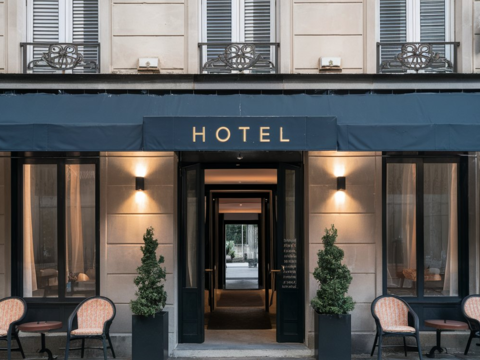 H&ocirc;tel Restaurant &agrave; fort potentiel entre vignes et Rh&ocirc;ne 450000 1196 m�$$450 000 &euro;