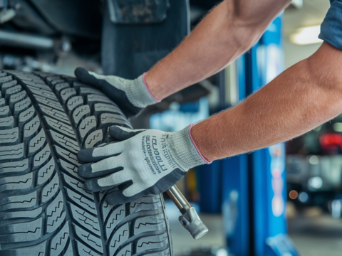 Garage automobile sp&eacute;cialis&eacute; pneumatique 220000 1300 m�$$220 000 &euro; 