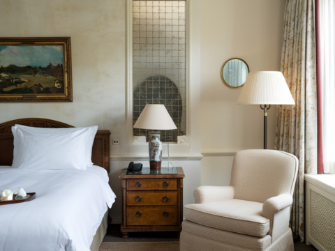 H&ocirc;tel, Restaurant de charme proche de Versailles et Paris 710000 100 m�$$710 000 &euro; 