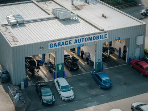 Garage-Centre automobile AUBE emplacement n&deg;1 175000 280 m�$$175 000 &euro;