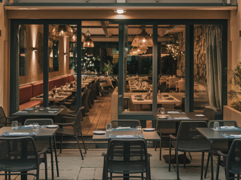 Murs Restaurant avec grande terrasse privative en quartier d'h&ocirc;tels et de bureaux � Proche de Paris 1420000 260 m�$$1 420 000 &euro;