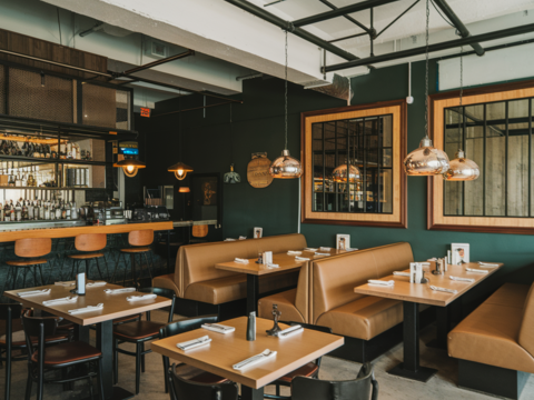 Bar Restaurant avec logement dans le 15&egrave;me arrondissement 220000 45 m�$$220 000 &euro; 