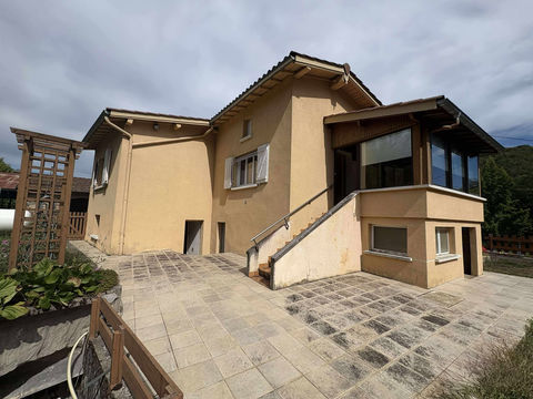   Maison � Lamure-sur-Azergues Maison - 4 pi�ce(s) - 80 m�