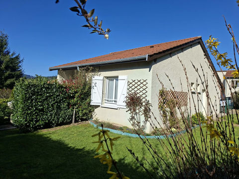   Proche du village de Poule Les Echarmeaux, maison de plain  pied Maison - 2 pi�ce(s) - 59 m�