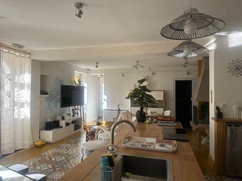   Maison Maison - 7 pi�ce(s) - 245 m�