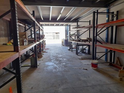 Local commercial 2600 13120 Gardanne