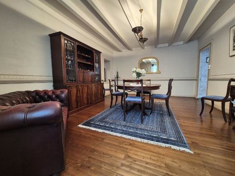   Maison Maison - 7 pi�ce(s) - 208 m�