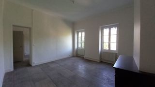  Appartement � louer 4 pi�ces 107 m� Nimes