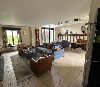  Maison � vendre 9 pi�ces 245 m�