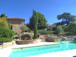  Maison � vendre 8 pi�ces 310 m�