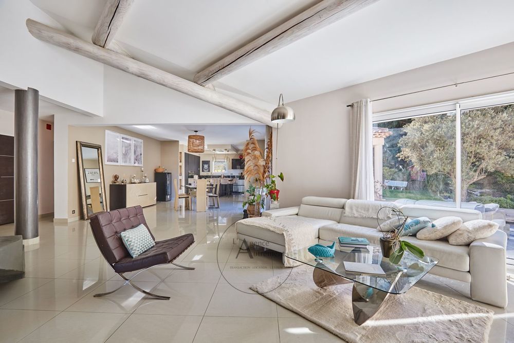 � vendre  Maison Simiane-Collongue (13109)