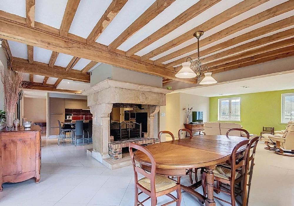 � vendre  Maison Cluny (71250)