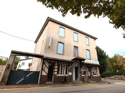 Activit&eacute; commerciale HOTEL-RESTAURANT Murs et Fonds 369000 42260 Saint germain laval