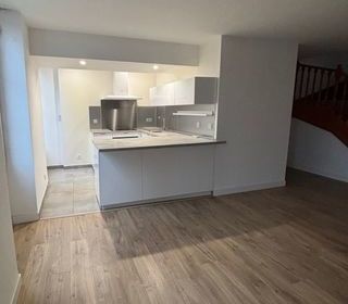  Appartement � louer 5 pi�ces 93 m�