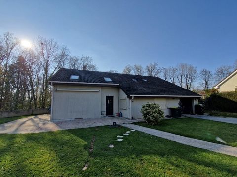   Maison Maison - 7 pi�ce(s) - 227 m�