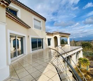  Maison � vendre 7 pi�ces 205 m�