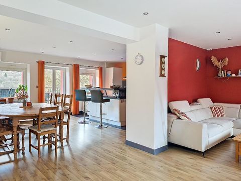   Maison Maison - 5 pi�ce(s) - 135 m�