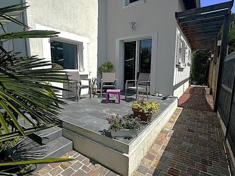   Maison Maison - 5 pi�ce(s) - 136 m�