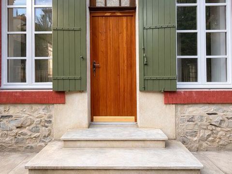   4 Pi�ces R�sidence enti�rement r�nov�e Appartement - 4 pi�ce(s) - 100 m�