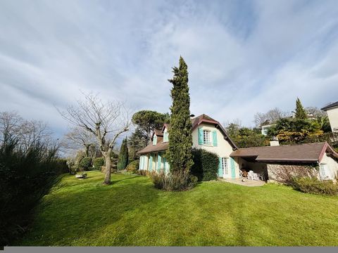   Maison Maison - 5 pi�ce(s) - 136 m�