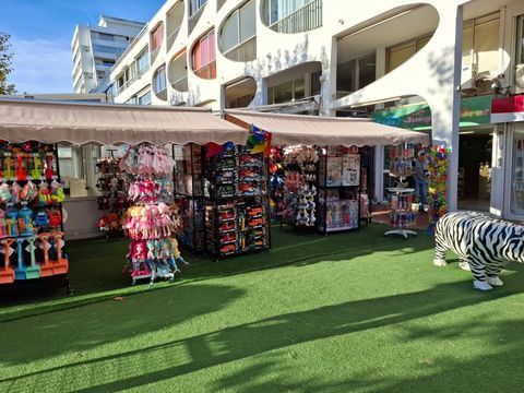 Local commercial 1700 34280 La grande motte