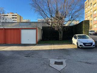  Parking / Garage � vendre 