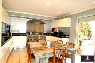  Maison � vendre 8 pi�ces 239 m�