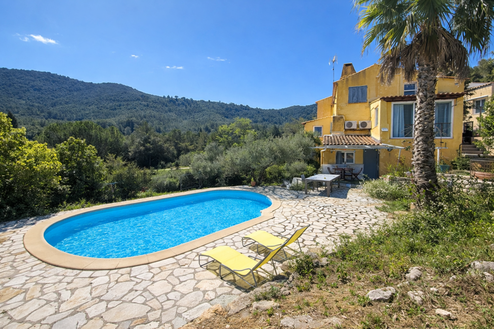 � vendre  Maison Solli�s-Toucas (83210)