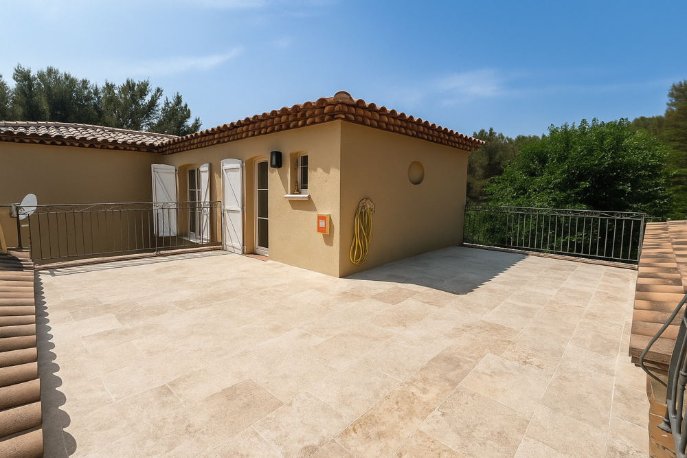 � vendre  Maison Solli�s-Toucas (83210)