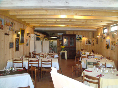 Fond de commerce les salins 170000 83400 Hyeres