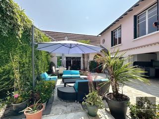  Maison � vendre 8 pi�ces 308 m�