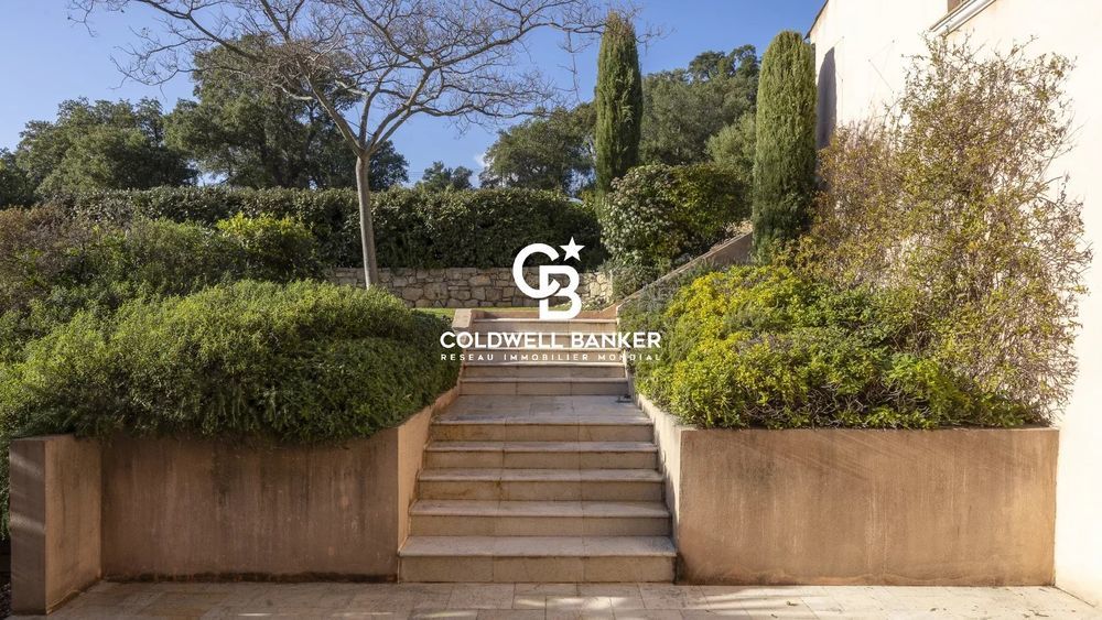 � vendre  Villa Grimaud (83310)