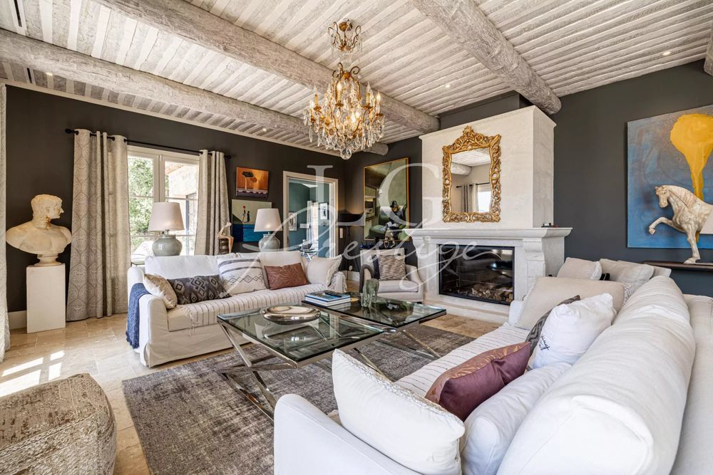 � vendre  Villa Tourrettes (83440)