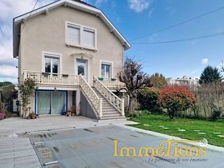  Maison � vendre 9 pi�ces 230 m�