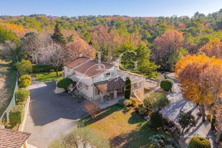  Maison � vendre 5 pi�ces 240 m�