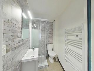  Immeuble � vendre 12 pi�ces 240 m�