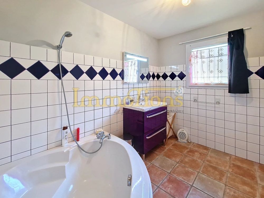 � vendre  Maison Montmiral (26750)