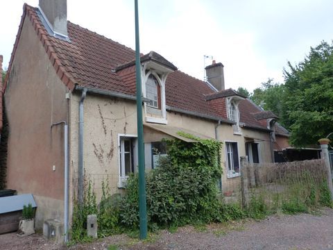  Saint-Hilaire - Long�re T4 A RENOVER -  95 M� Maison - 4 pi�ce(s) - 96 m�