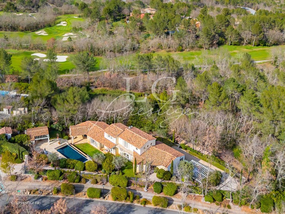 � vendre  Villa Tourrettes (83440)